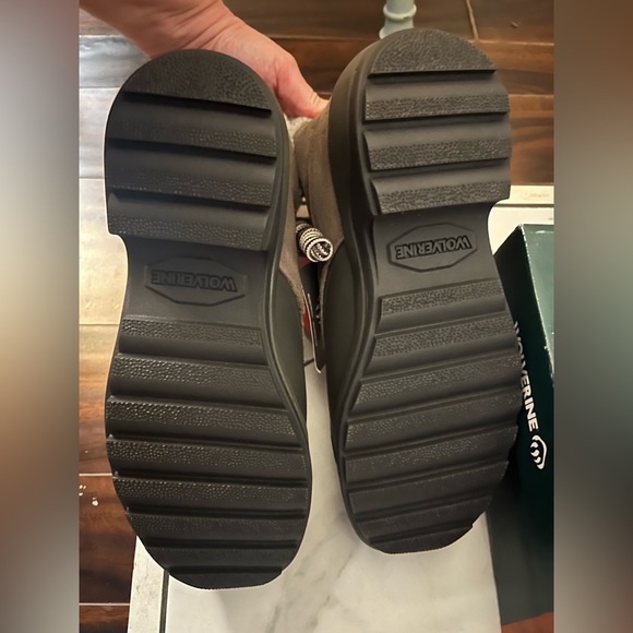 Wolverine Dark Brown and Black Insulated women’s boots. Size 9 - Picture 6 of 8